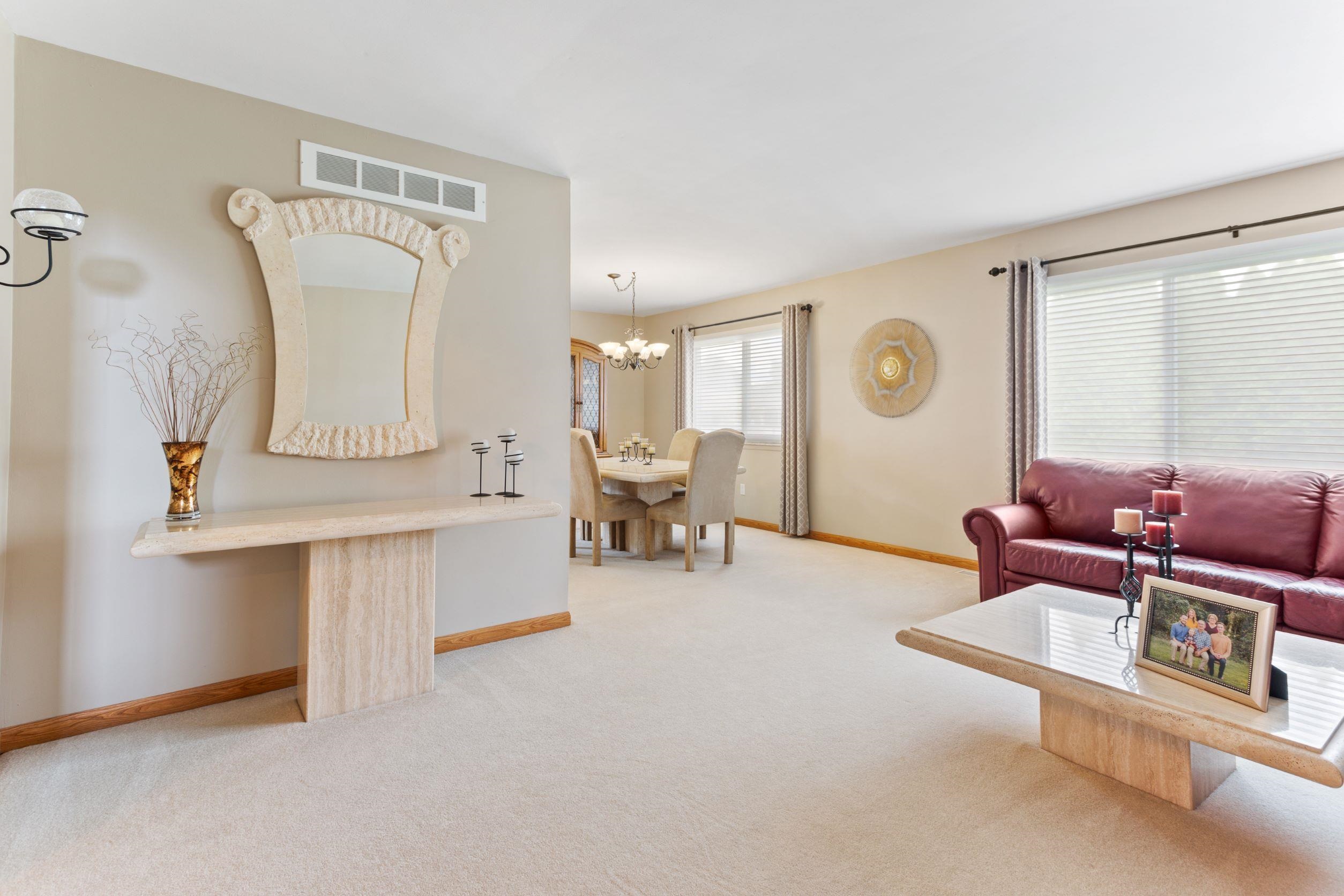 47418 Juniper Road Macomb, MI 48044 - Photo 3 of 36 50085065-3.JPG