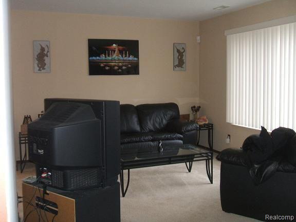 40887 Highpointe Drive, Unit 39 Clinton Township, MI 48038 - Photo 3 of 10 Living Room