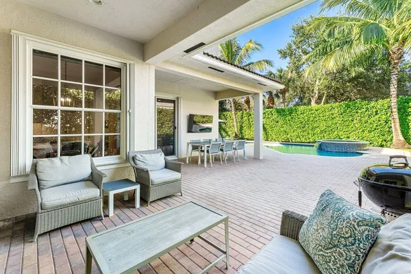 $1,599,000 | 149 Via Catalunha, Jupiter, FL 33458