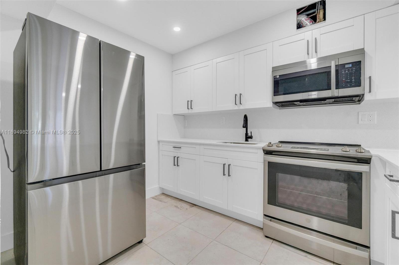 508 Northwest 11th Street, Unit 1 Miami, FL 33136 - Photo 2 of 33