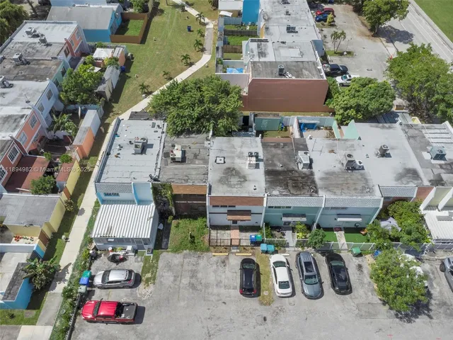 $2,390 | 508 Northwest 11th Street, Unit 1, Miami, FL 33136