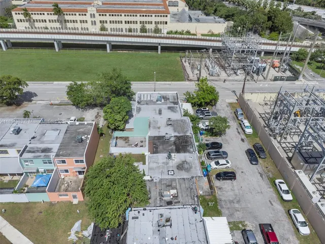 $2,390 | 508 Northwest 11th Street, Unit 1, Miami, FL 33136