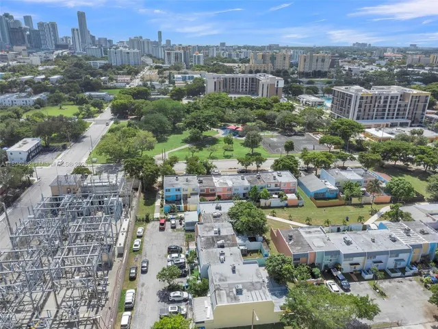 $2,390 | 508 Northwest 11th Street, Unit 1, Miami, FL 33136