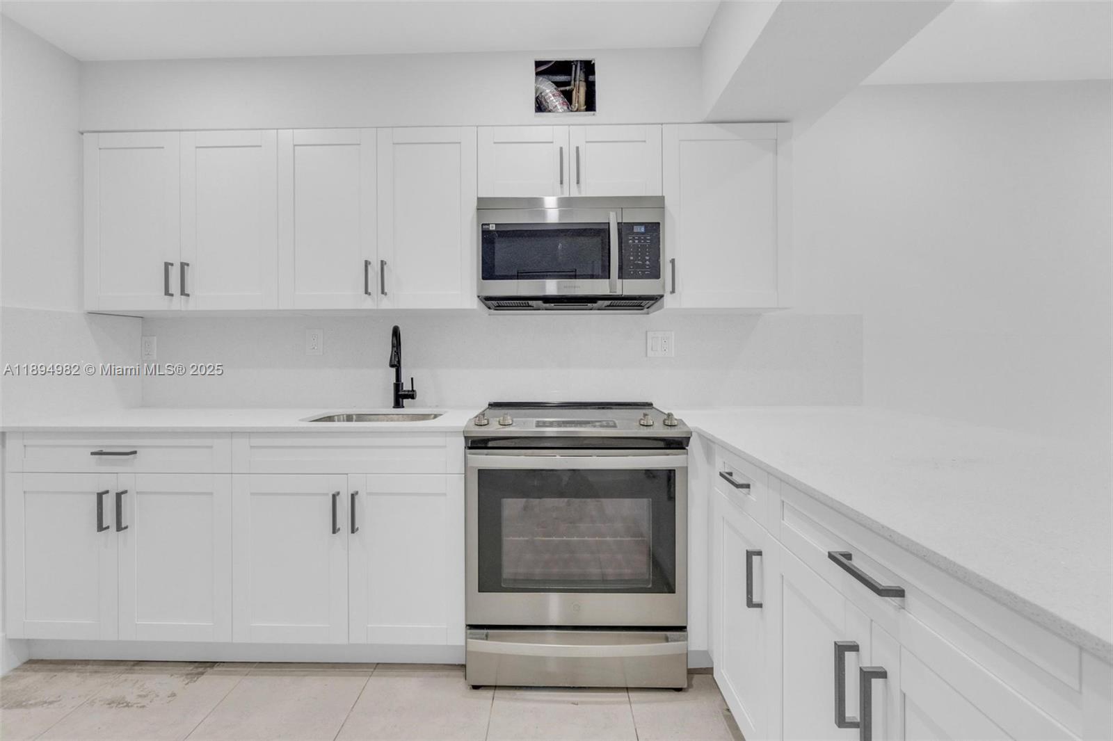 508 Northwest 11th Street, Unit 1 Miami, FL 33136 - Photo 4 of 33