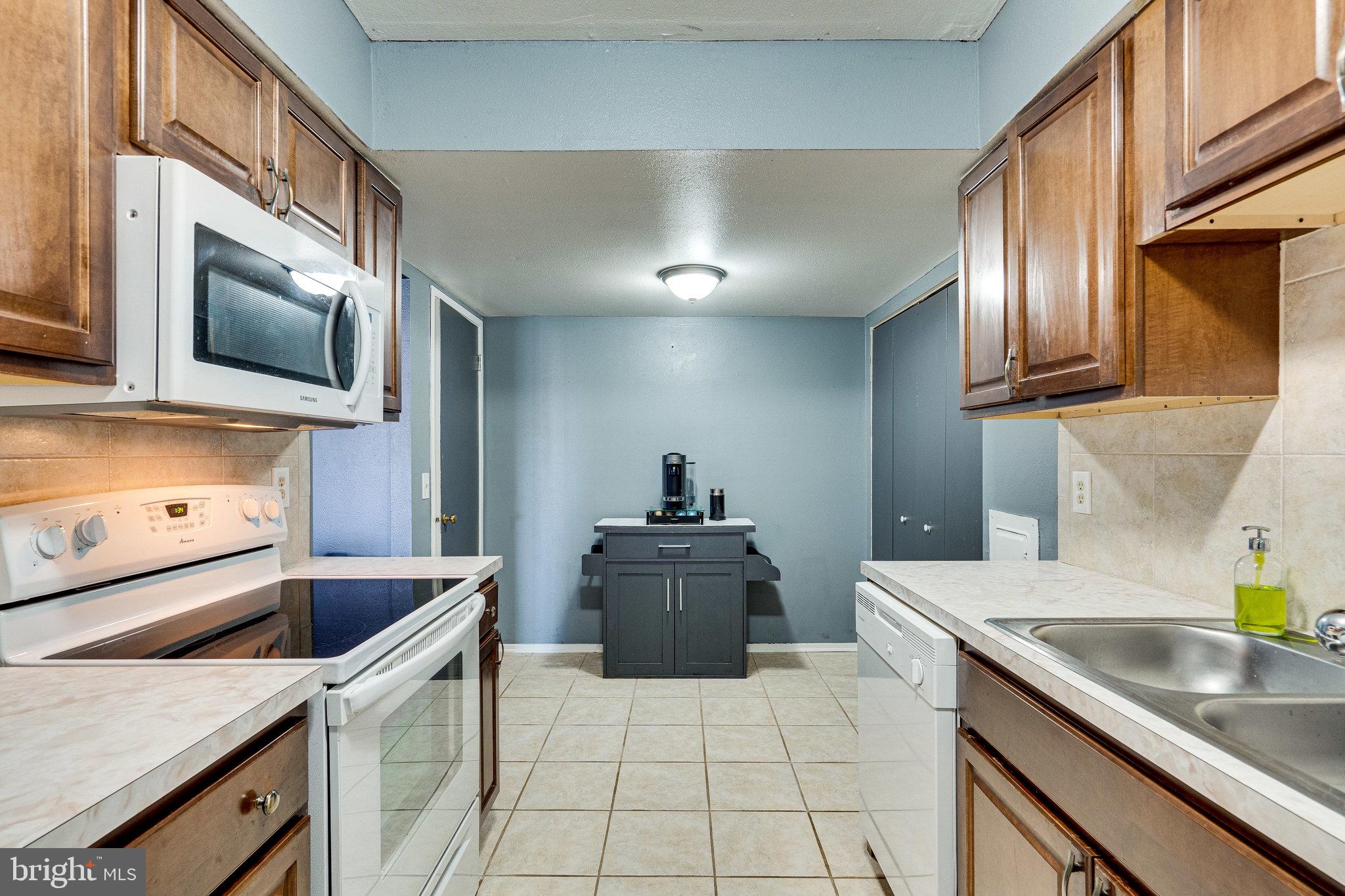 6101 Edsall Road, Unit 1704 Alexandria, VA 22304 - Photo 17 of 66