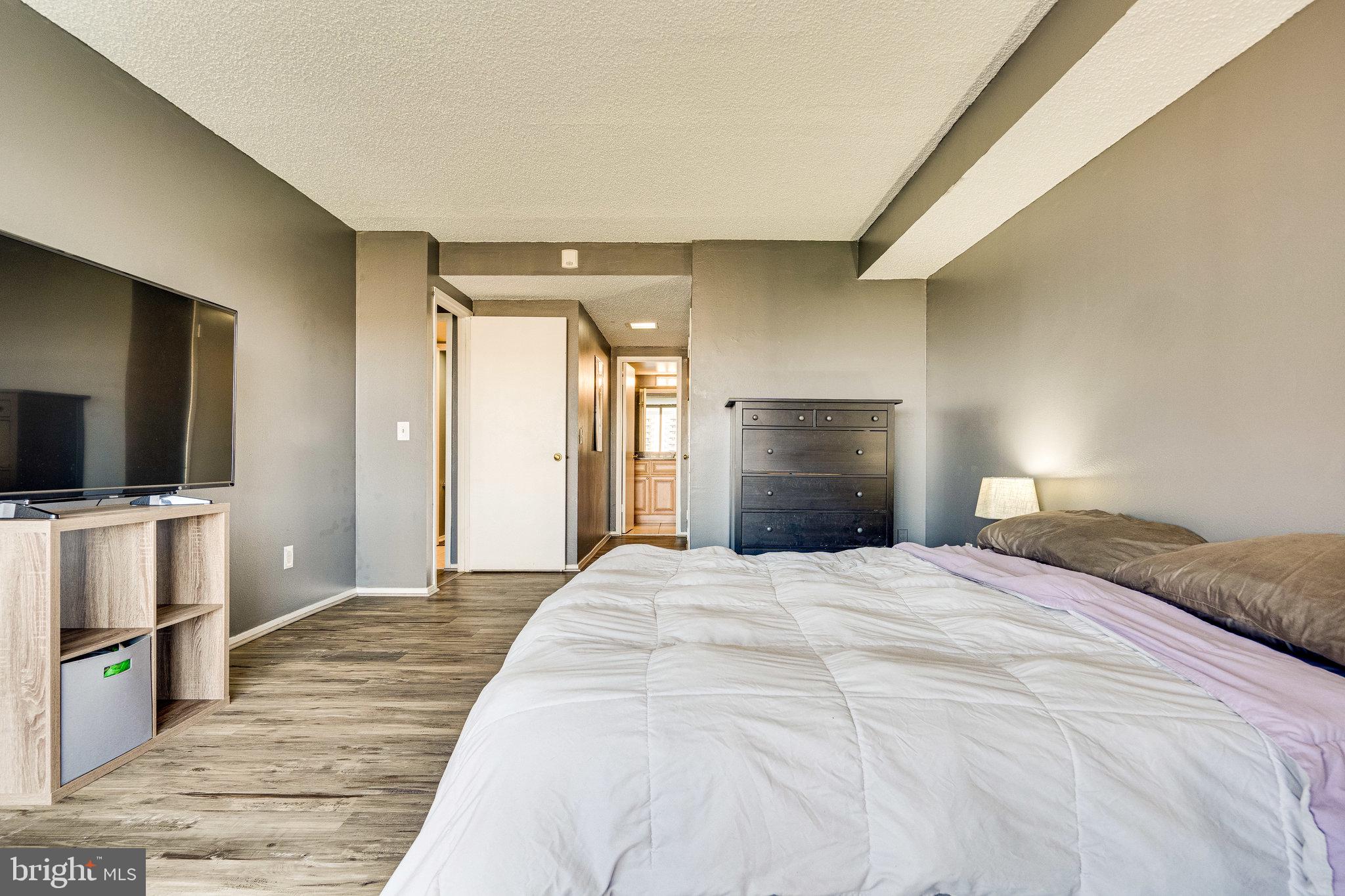 6101 Edsall Road, Unit 1704 Alexandria, VA 22304 - Photo 37 of 66