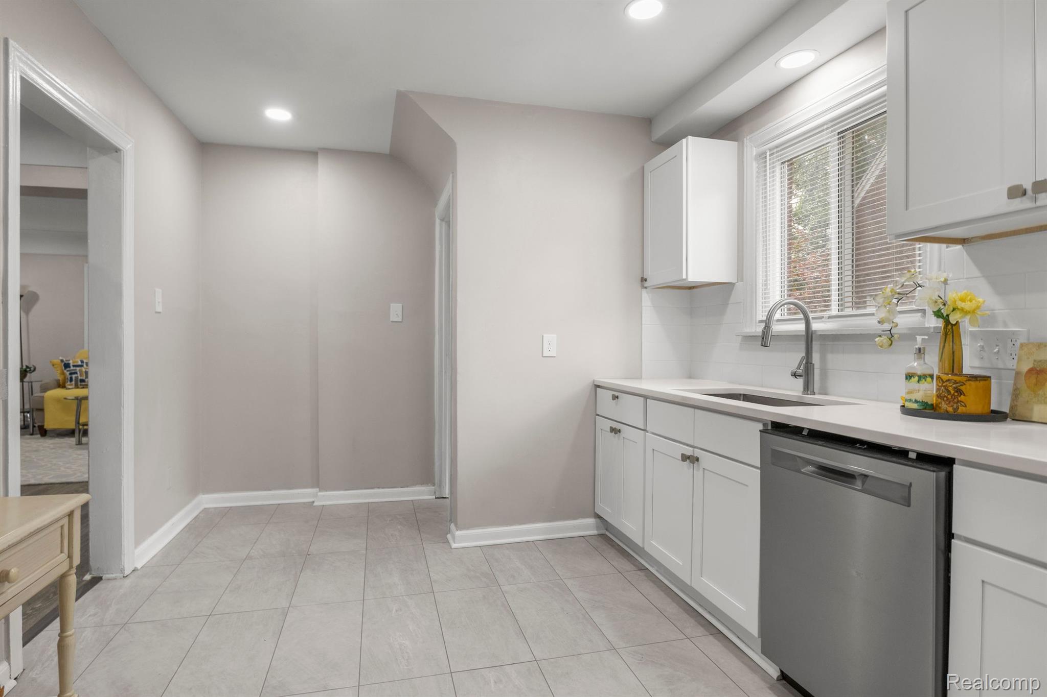 14629 Greenview Road Detroit, MI 48223 - Photo 17 of 36 Gallery Image 17