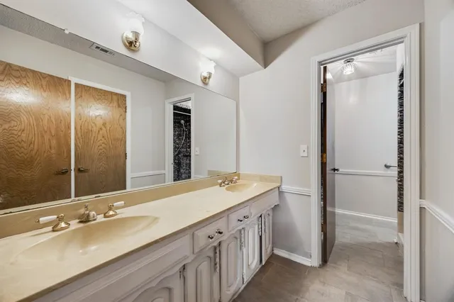 a bathroom with a bathtub