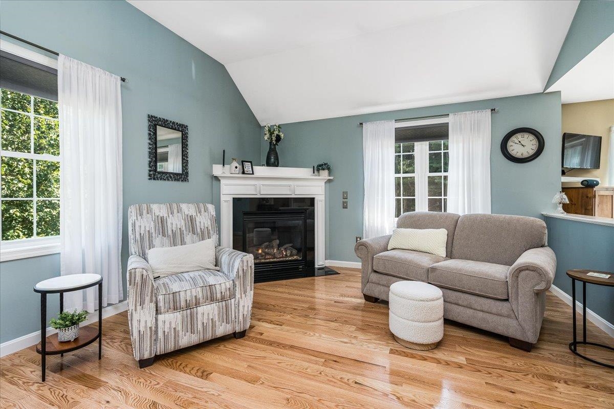 155 Wallace Road Bedford, NH 03110 - Photo 12 of 48