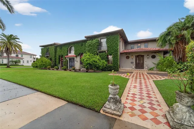 a front view of house with yard