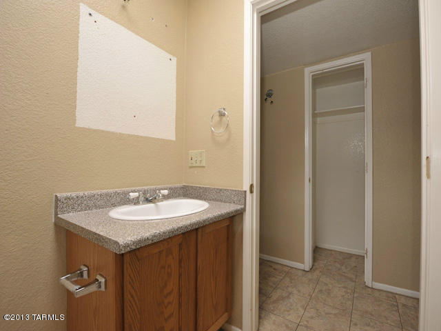 211 West Roger Road, Unit 13 Tucson, AZ 85705 - Photo 15 of 23