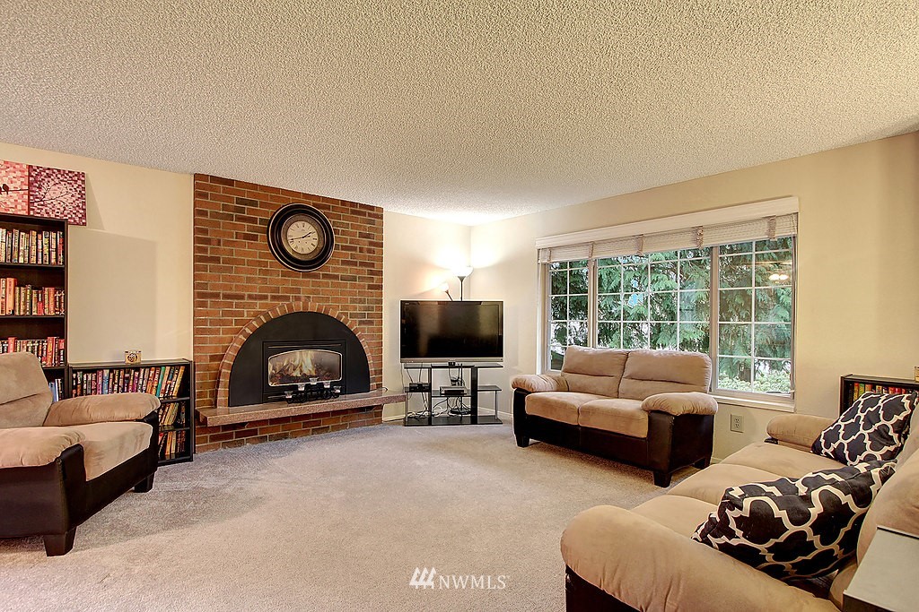 2633 164th Place Southeast Bothell, WA 98012 - Photo 3 of 20