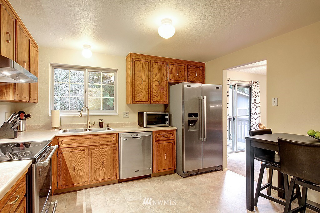 2633 164th Place Southeast Bothell, WA 98012 - Photo 8 of 20