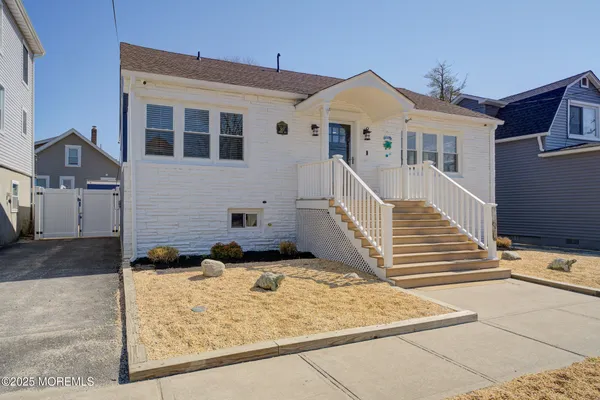 $2,800 | 307 Asbury Avenue, Ocean Gate, NJ 08740