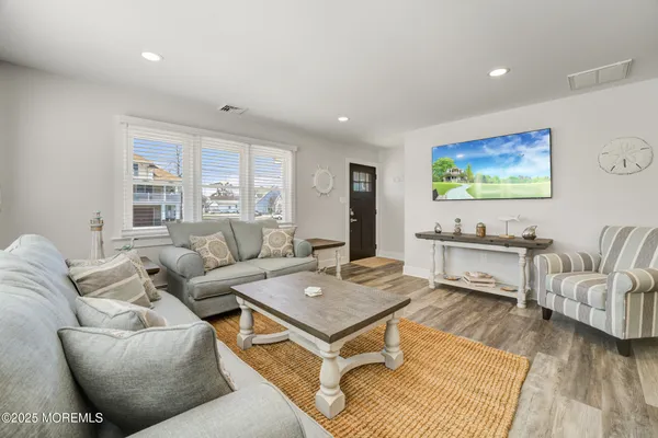 $2,800 | 307 Asbury Avenue, Ocean Gate, NJ 08740