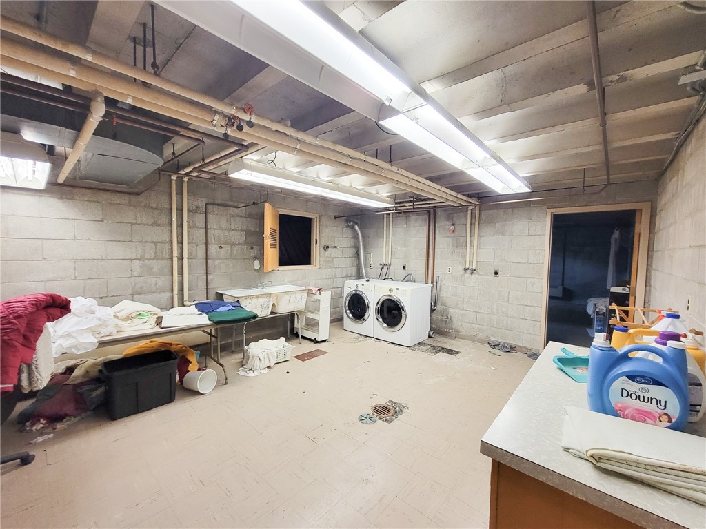 10 South Lewis Street Auburn, NY 13021 - Photo 26 of 29 laundry room basement