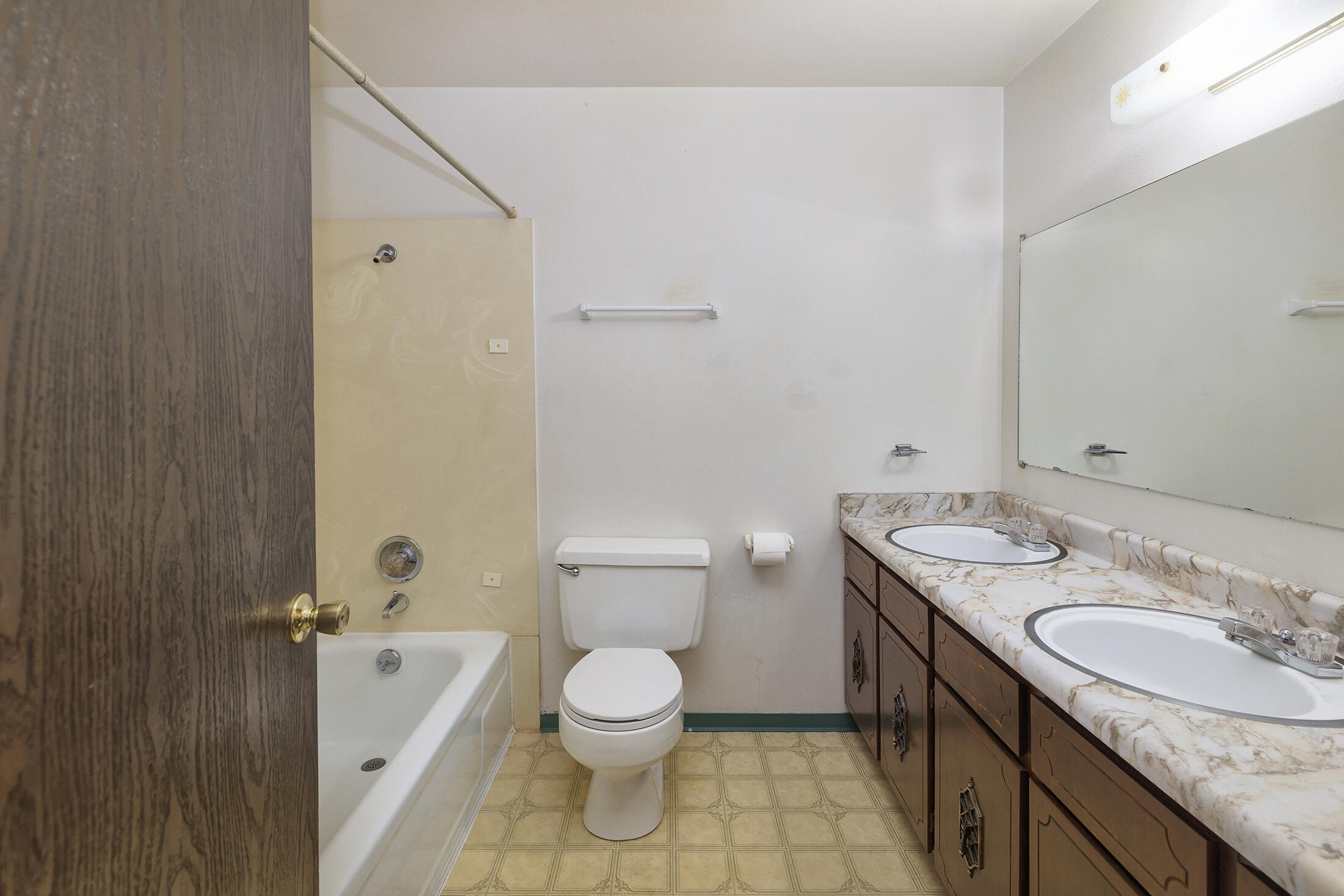 850 Crestbrook Road Medford, OR 97504 - Photo 22 of 28 crestbrook022