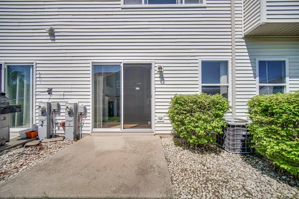 $2,400 | 14857 West Victoria Crossing, Unit 14857, Lockport, IL 60441
