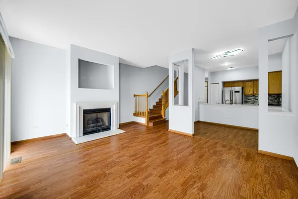 $2,400 | 14857 West Victoria Crossing, Unit 14857, Lockport, IL 60441