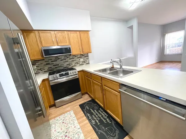 $2,400 | 14857 West Victoria Crossing, Unit 14857, Lockport, IL 60441