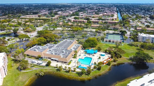 $240,000 | 10207 Sunrise Lakes Boulevard, Unit 204, Sunrise, FL 33322