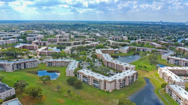 $240,000 | 10207 Sunrise Lakes Boulevard, Unit 204, Sunrise, FL 33322