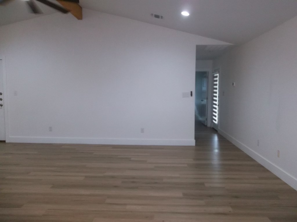240 Pin Oak Way North Kerrville, TX 78028 - Photo 5 of 12 Living room