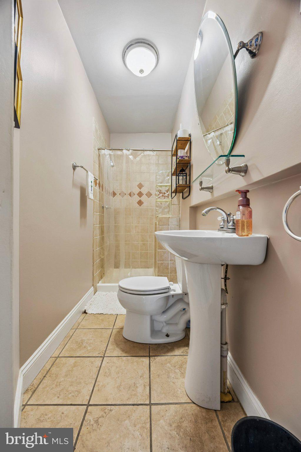 166 Grape Street Philadelphia, PA 19127 - Photo 7 of 14