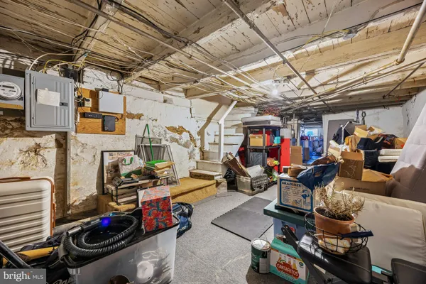 $2,150 | 166 Grape Street, Philadelphia, PA 19127