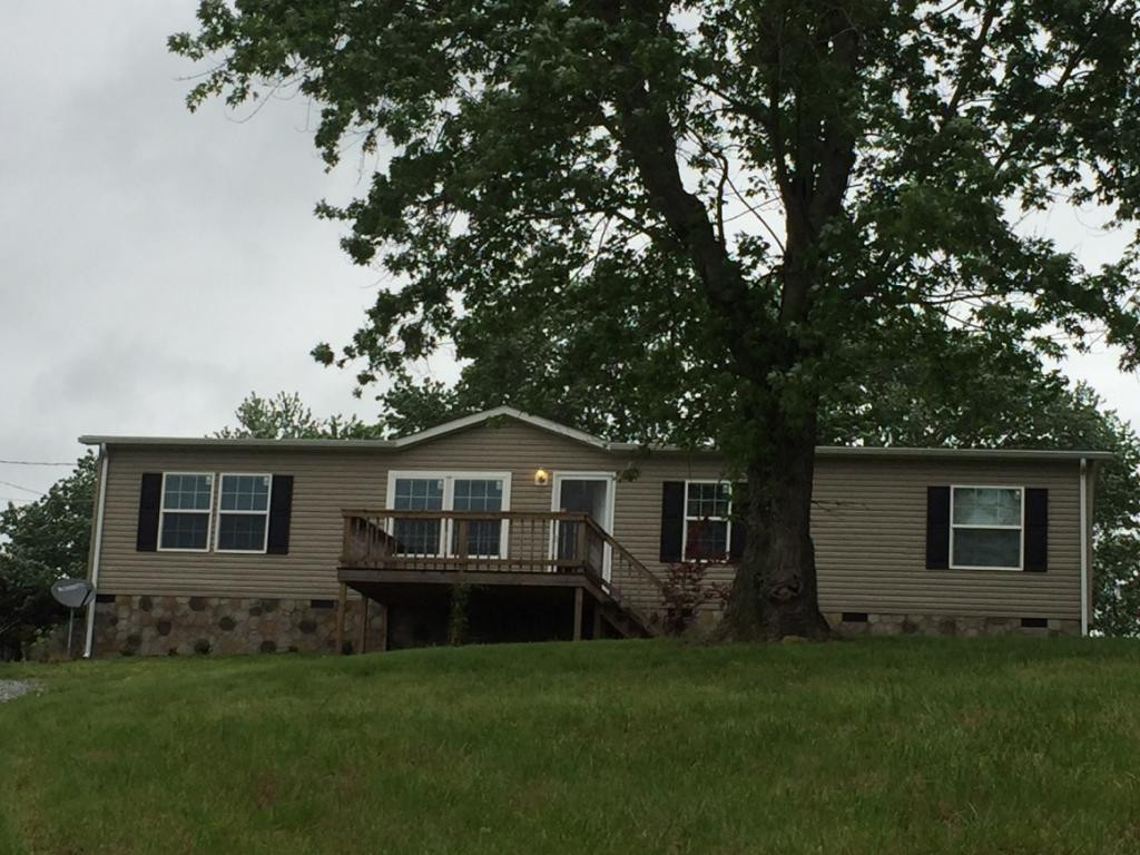 3986 West Allens Bridge Road Greeneville, TN 37743 - Photo 1 of 9 2016 Clayton Model