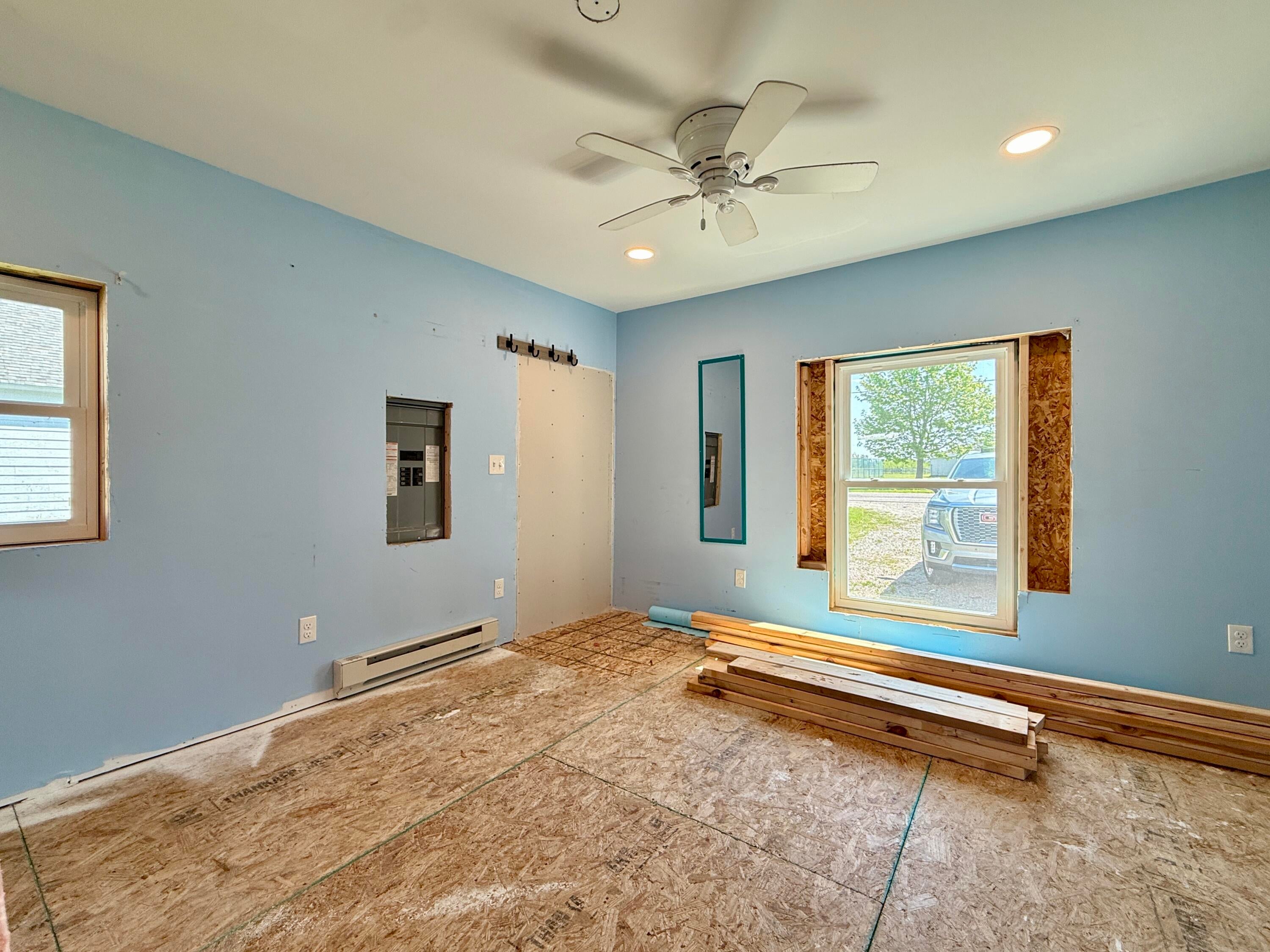 998 Loomis Street Cheboygan, MI 49721 - Photo 27 of 39 IMG_5077