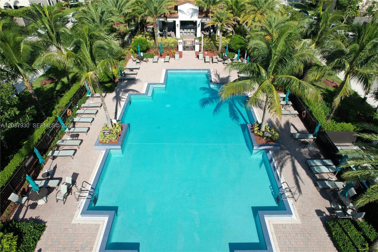 15404 Southwest 175th Street Miami, FL 33187 - Photo 16 of 27 Community Pool