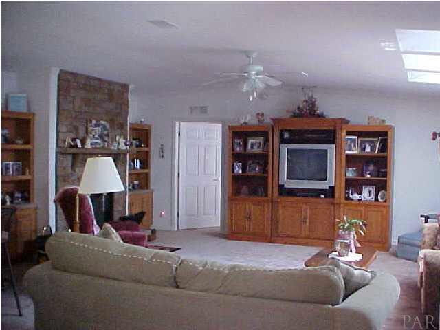 4232 Carl Booker Road Milton, FL 32583 - Photo 12 of 13 Gallery Image 12