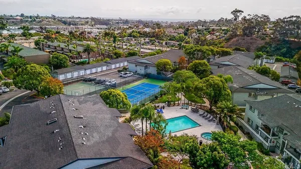 $599,000 | 506 Canyon Drive, Unit 6, Oceanside, CA 92054