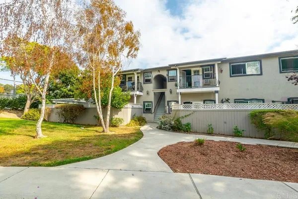 $599,000 | 506 Canyon Drive, Unit 6, Oceanside, CA 92054