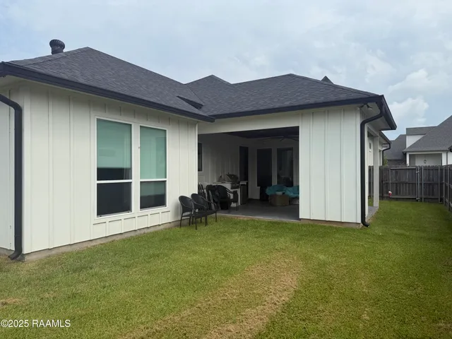 $2,650 | 200 Windmill Palm Lane, Youngsville, LA 70592