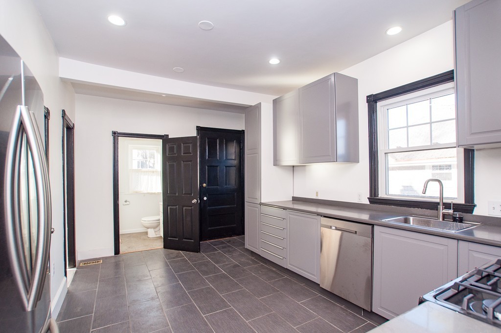 7 Brookside Park Milton, MA 02186 - Photo 9 of 25