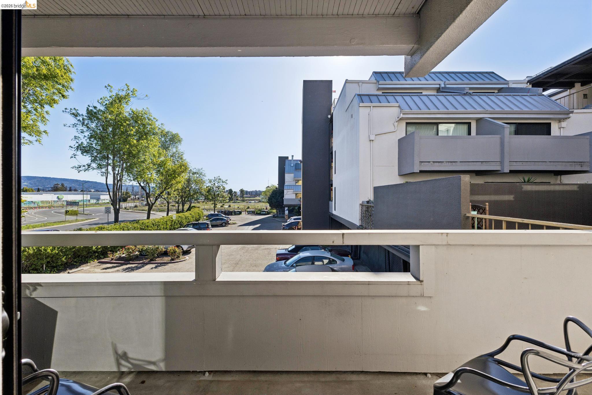 5 Embarcadero, Unit 129 Oakland, CA 94607 - Photo 21 of 32 View of patio / terrace