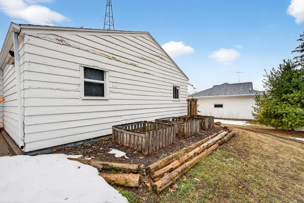 $290,000 | 117 North Cherry Street, Hortonville, WI 54944