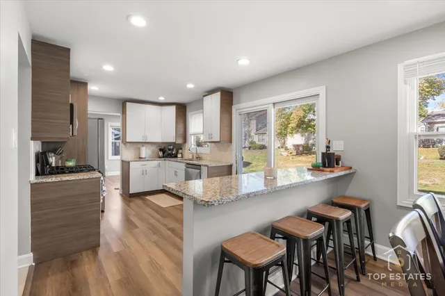 $385,000 | 251 Signature Drive, Bloomingdale, IL 60108