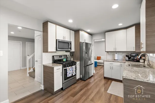 $385,000 | 251 Signature Drive, Bloomingdale, IL 60108