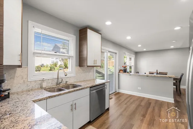 $385,000 | 251 Signature Drive, Bloomingdale, IL 60108