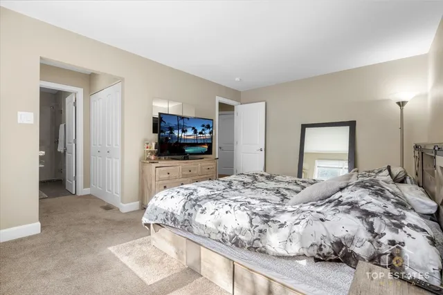 $385,000 | 251 Signature Drive, Bloomingdale, IL 60108