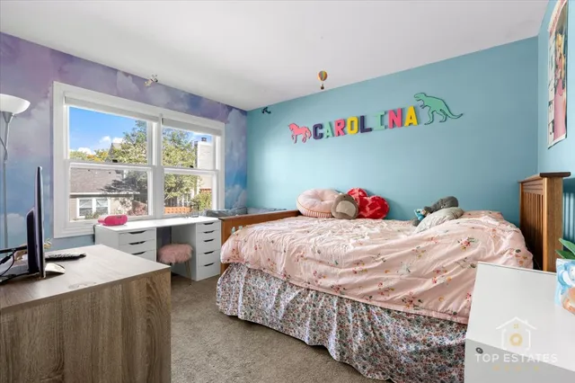 $385,000 | 251 Signature Drive, Bloomingdale, IL 60108