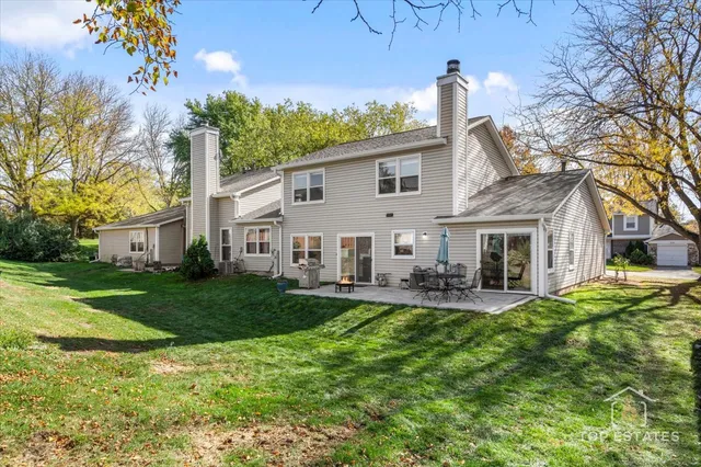 $385,000 | 251 Signature Drive, Bloomingdale, IL 60108