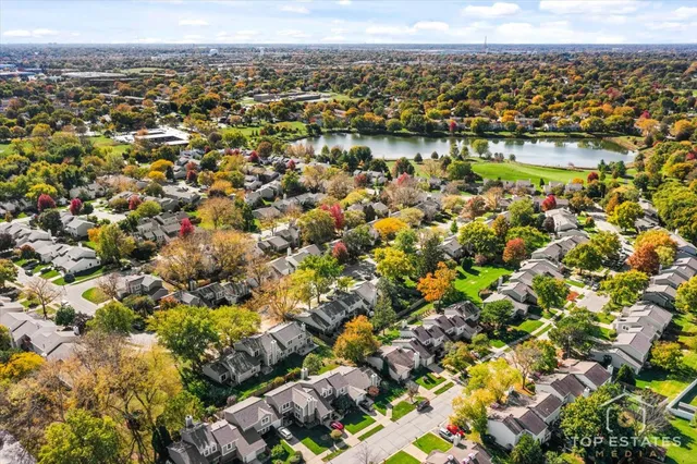 $385,000 | 251 Signature Drive, Bloomingdale, IL 60108