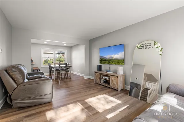 $385,000 | 251 Signature Drive, Bloomingdale, IL 60108