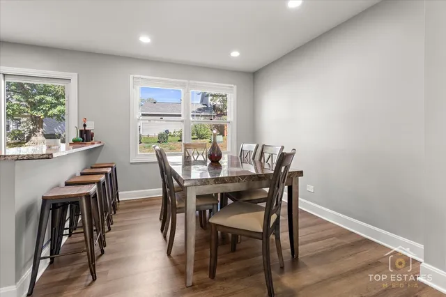 $385,000 | 251 Signature Drive, Bloomingdale, IL 60108