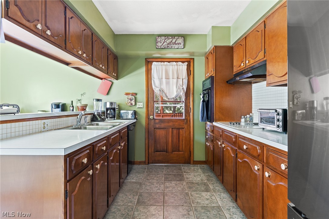 691 Warner Road Southeast Brookfield, OH 44403 - Photo 11 of 28 Gallery Image 11