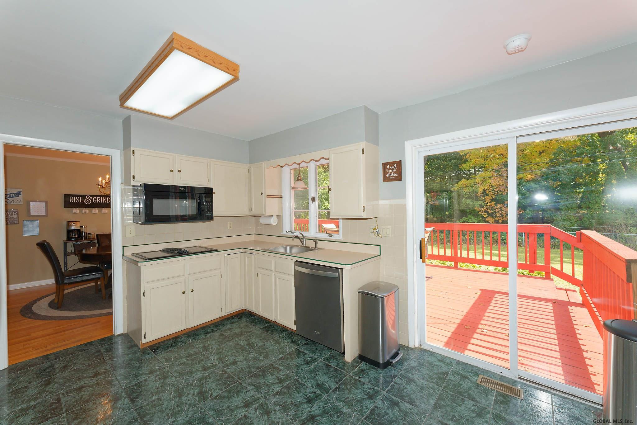 1350 Rowe Road Niskayuna, NY 12309 - Photo 14 of 33 Photo 14